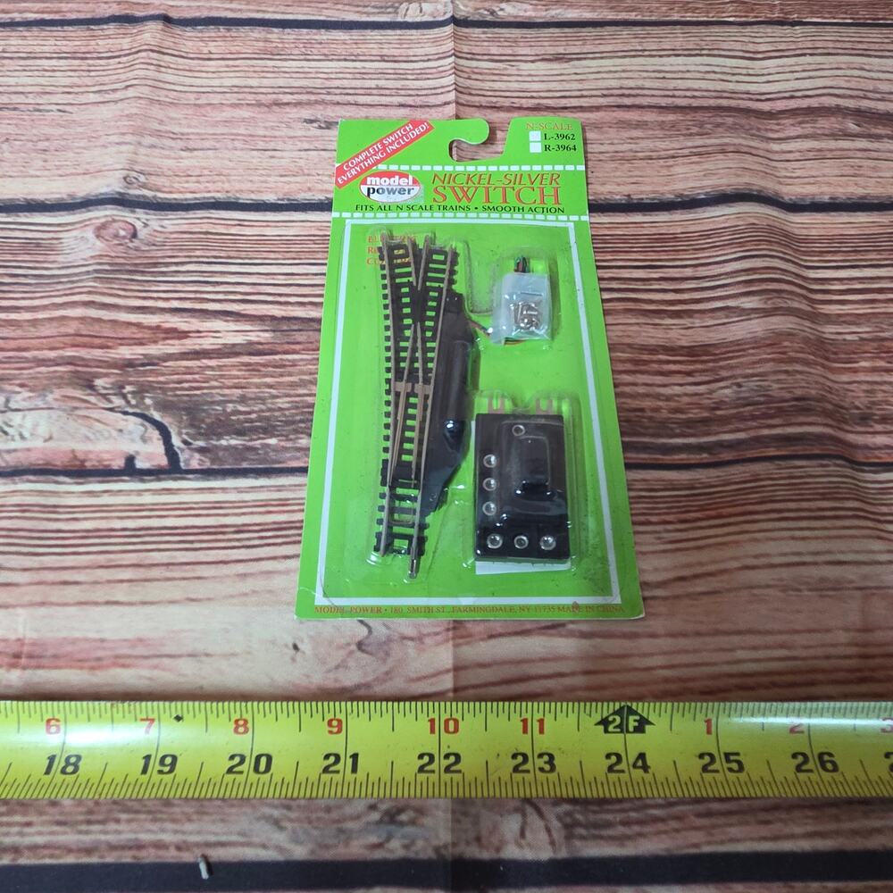 Model power N scale left turn No 3962 switch track sealed Vintage